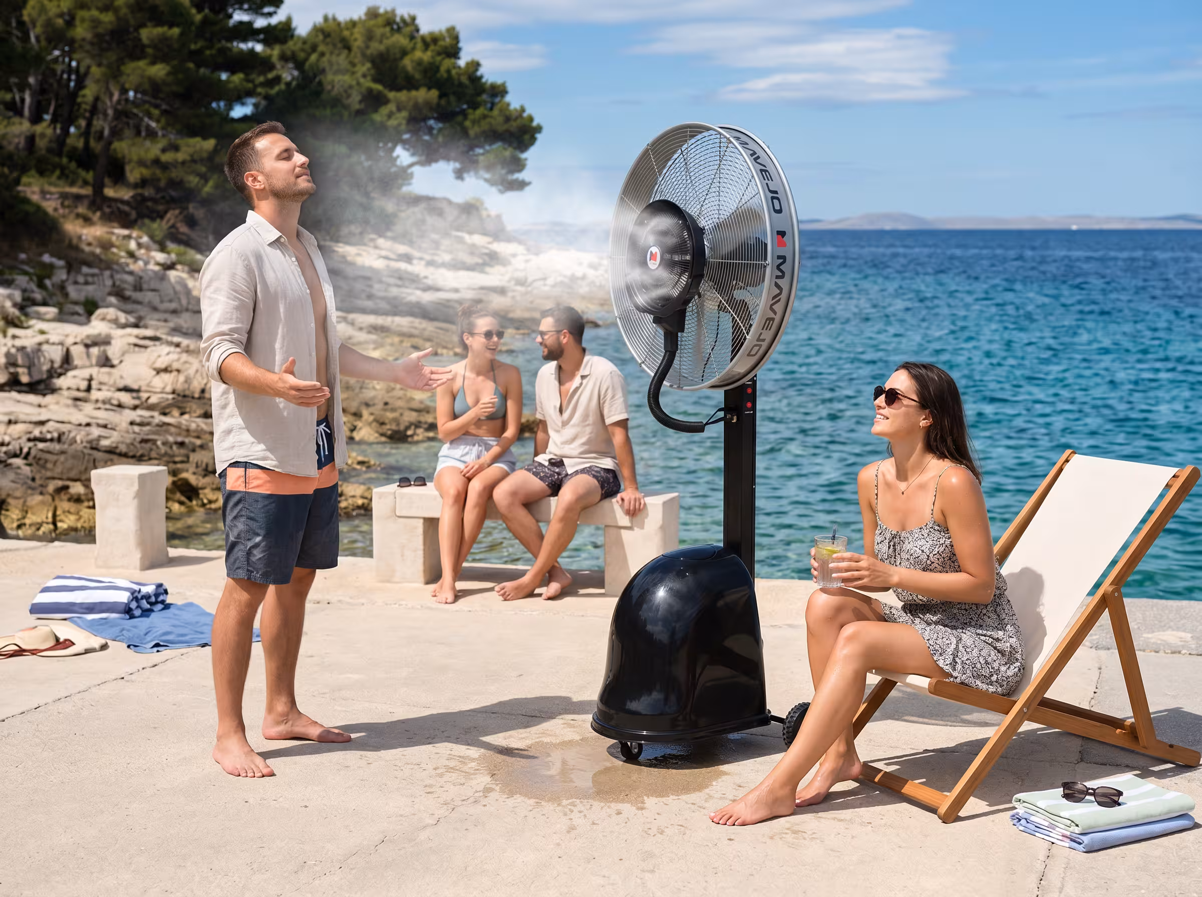 Ventilator na vodu na terasi kafića pored mora